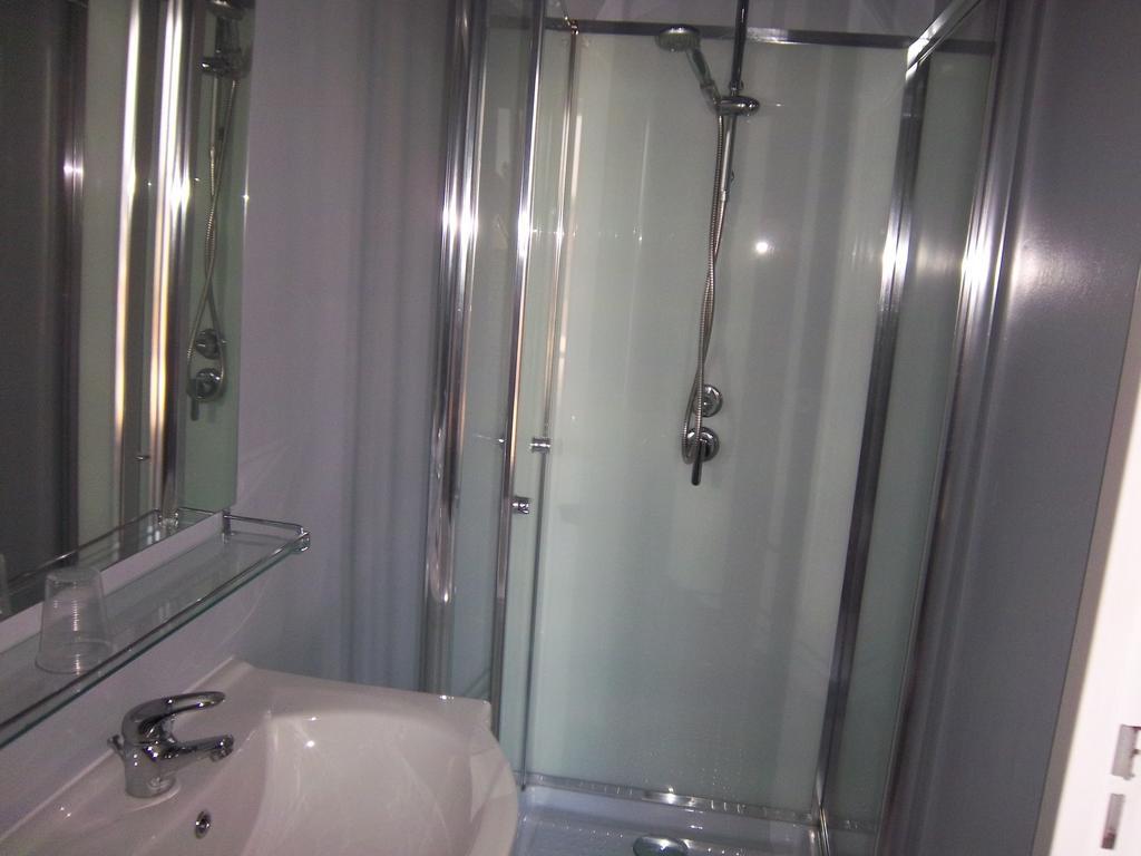 Hotel Le Colbert Epernay Épernay Quarto foto